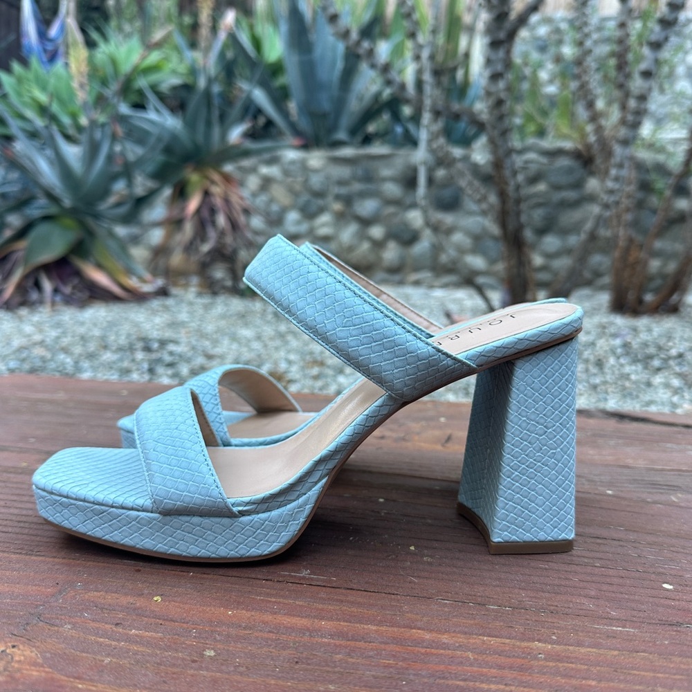 JOURNEE Blue Heels